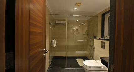 Hotel Saffron Crest Room Type - Premium Room
