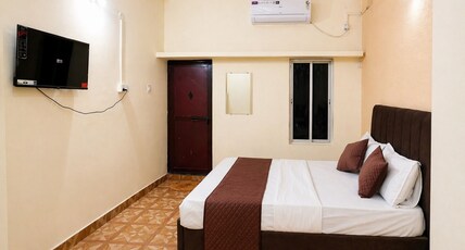 LFT SIGNATURE HOTEL Room Type - Deluxe AC Room with Free WiFi & Comfortable Stay