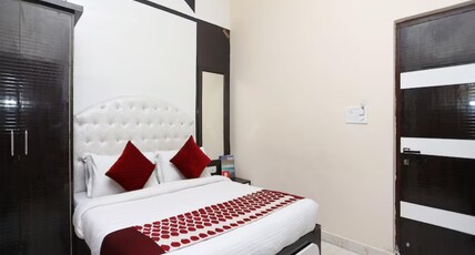 Hotel Shashi Residency Room Type - FOUR BED FAMILY ROOM