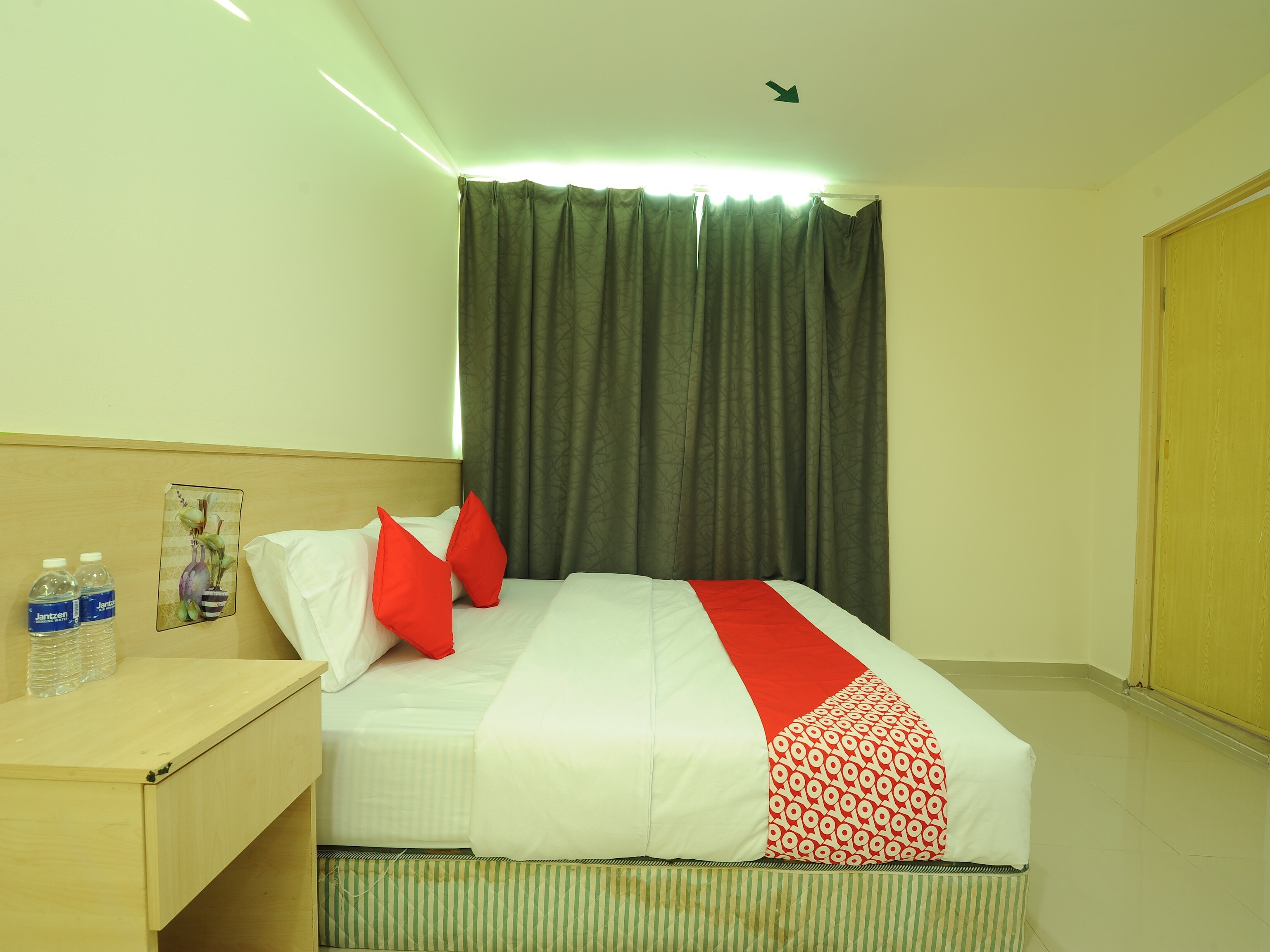 OYO 1055 Batu Caves Star Hotel - Tap to explore photos