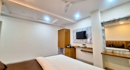 Hotel The Vinayak Room Type - Deluxe Room