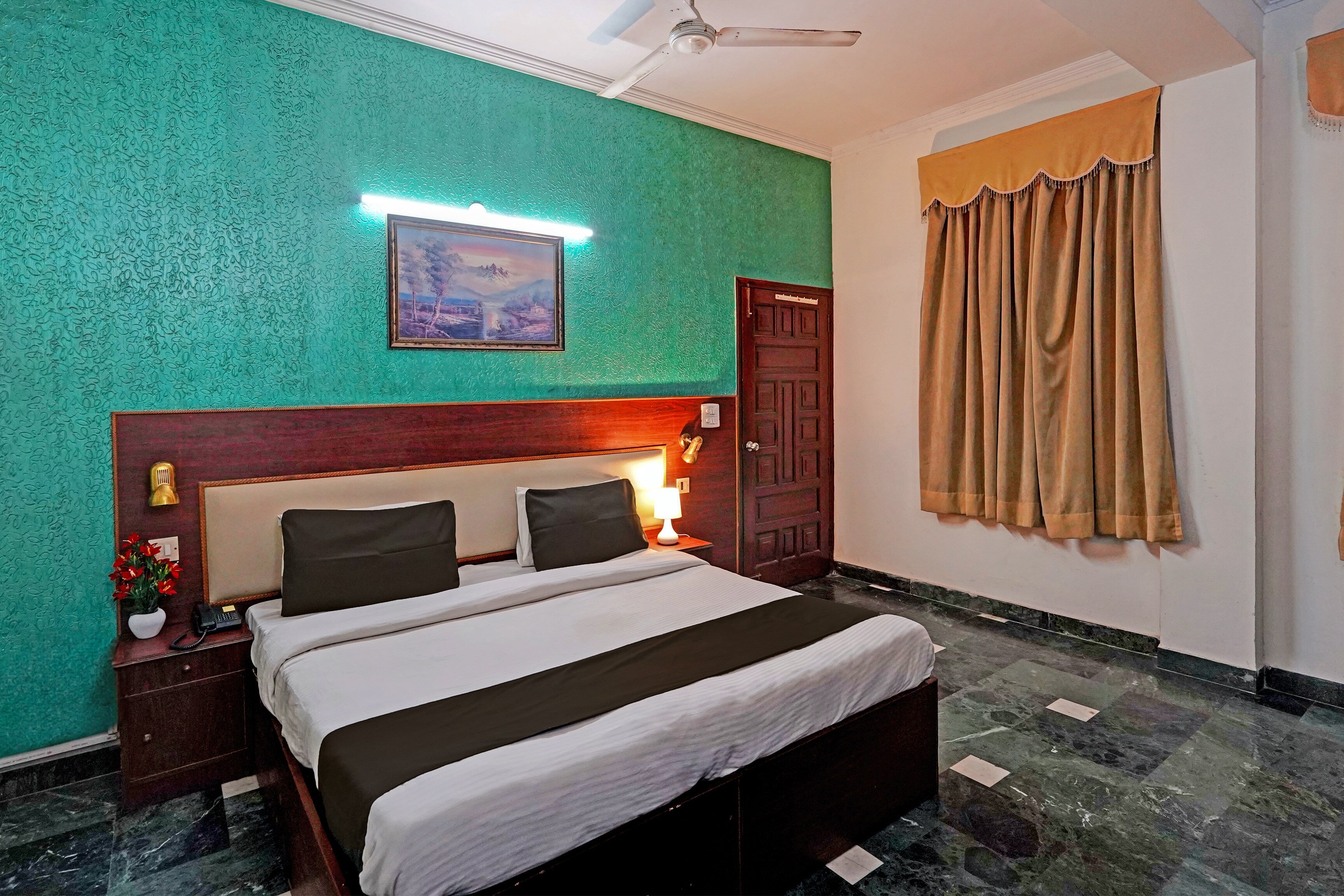 Hotel O Primero Near Aravali Biodiversity Park - Tap to explore photos