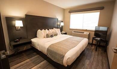 Best Western Sawtooth Inn and Suites Room Type - 1 King Bed, Mobility Accessible, Bathtub, Non-Smoking, Full Breakfast