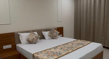 Tilak Hotel, Harda Room Type - Deluxe Room with King Bed