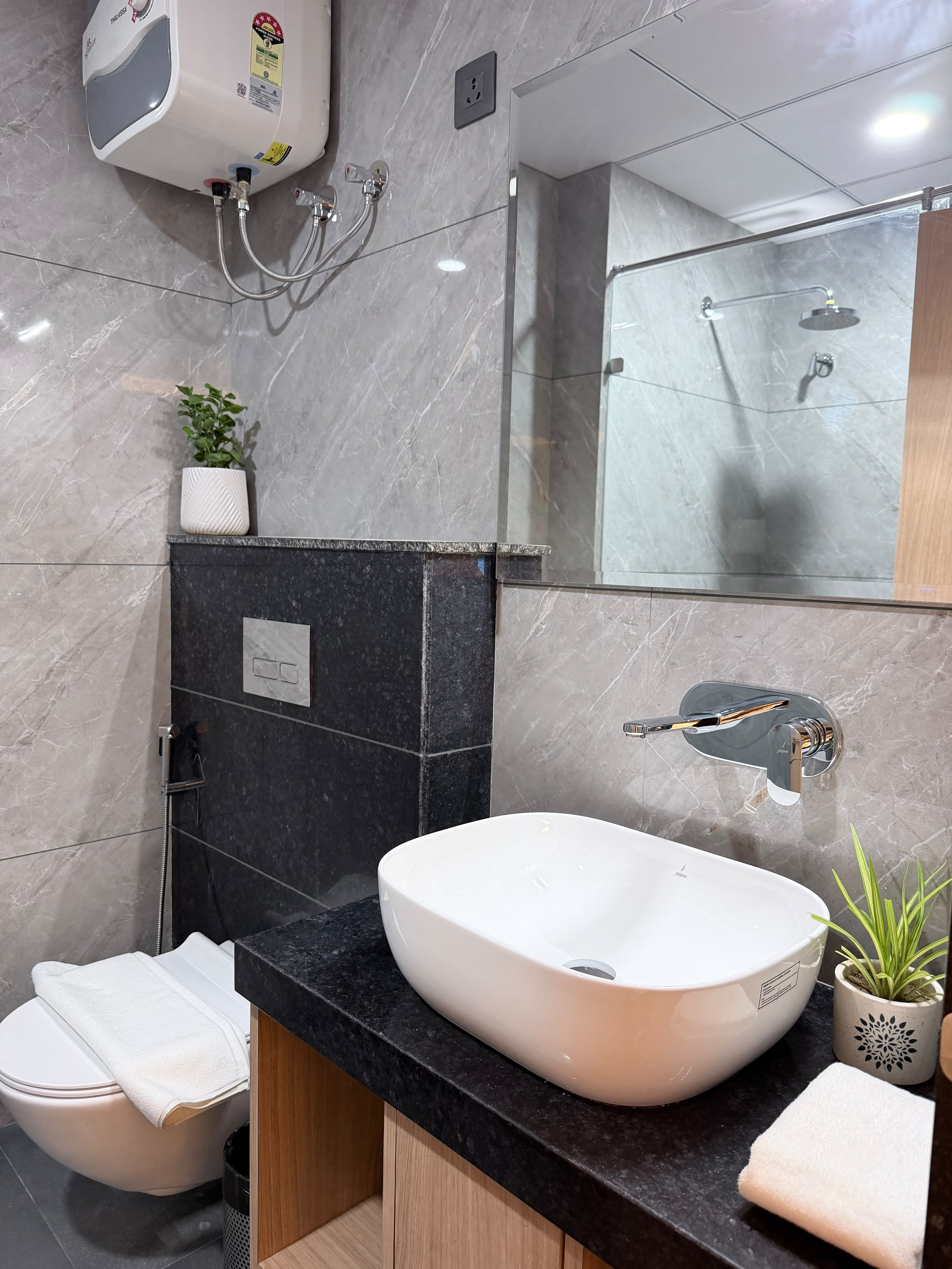 Hotel Ramaya Luxury - Tap to explore photos