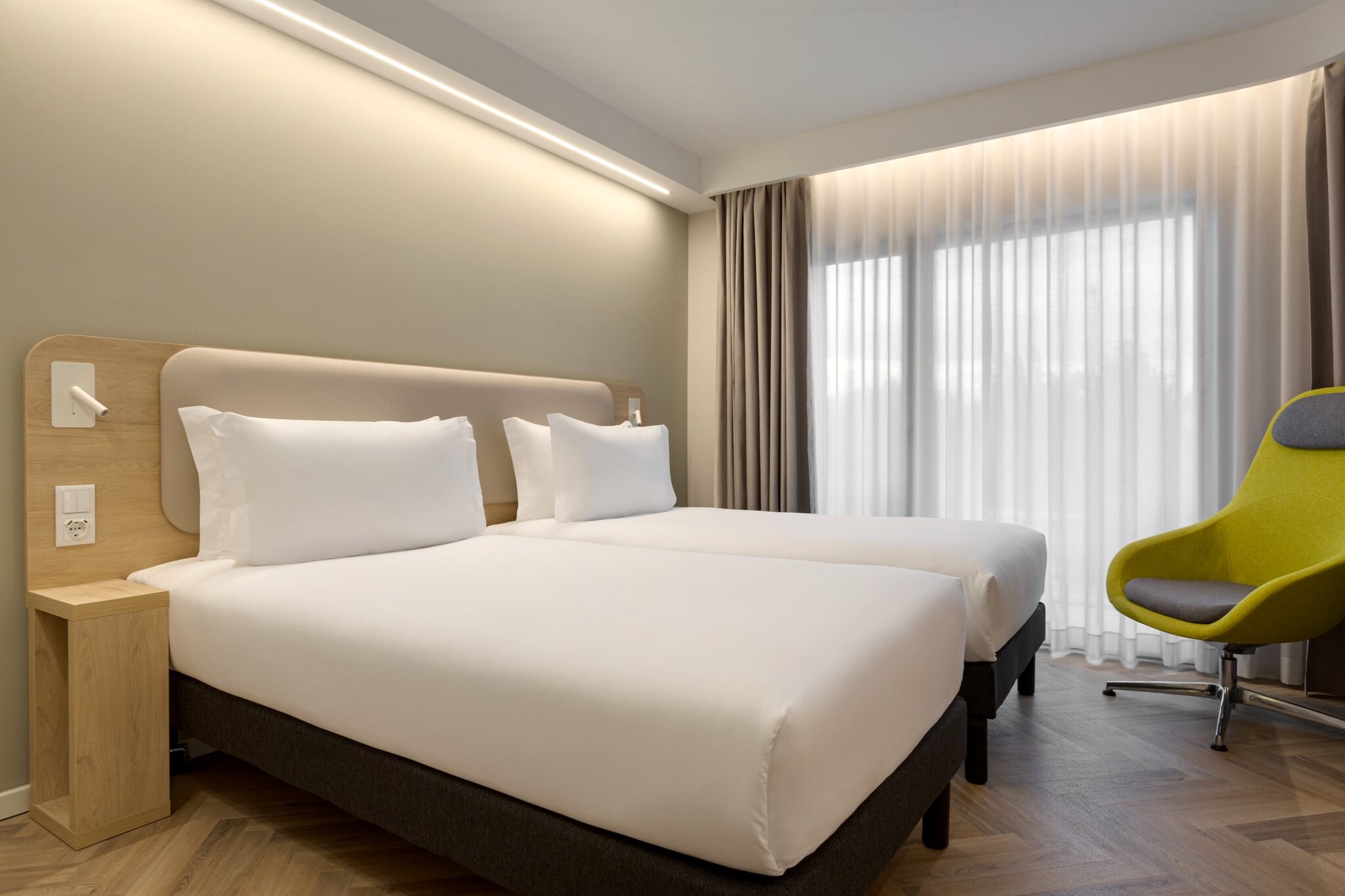 Holiday Inn Express EVORA - Tap to explore photos