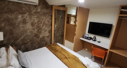 Hotel Palash Inn Room Type - SUITE ROOM