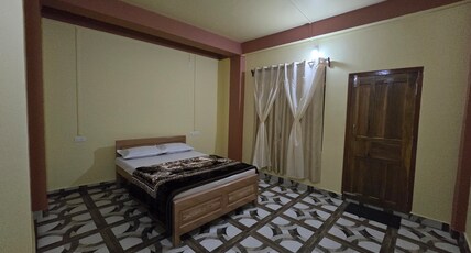 REBA FOOD AND LODGING Room Type - Room No 105
