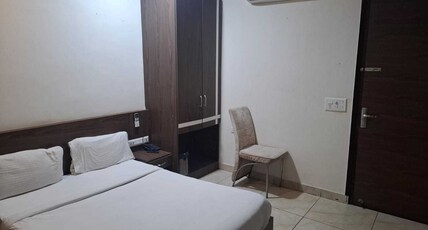 Townhouse Dashrathpuri Metro Formerly Elegant Palace Room Type - Deluxe