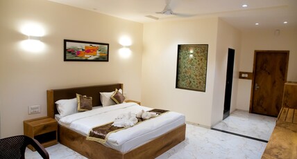 Hotel Crystal Inn Room Type - Deluxe Non AC Room