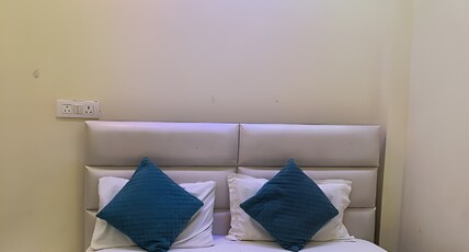 HOTEL HEERA INTERNATIONAL Room Type - Superior AC Room