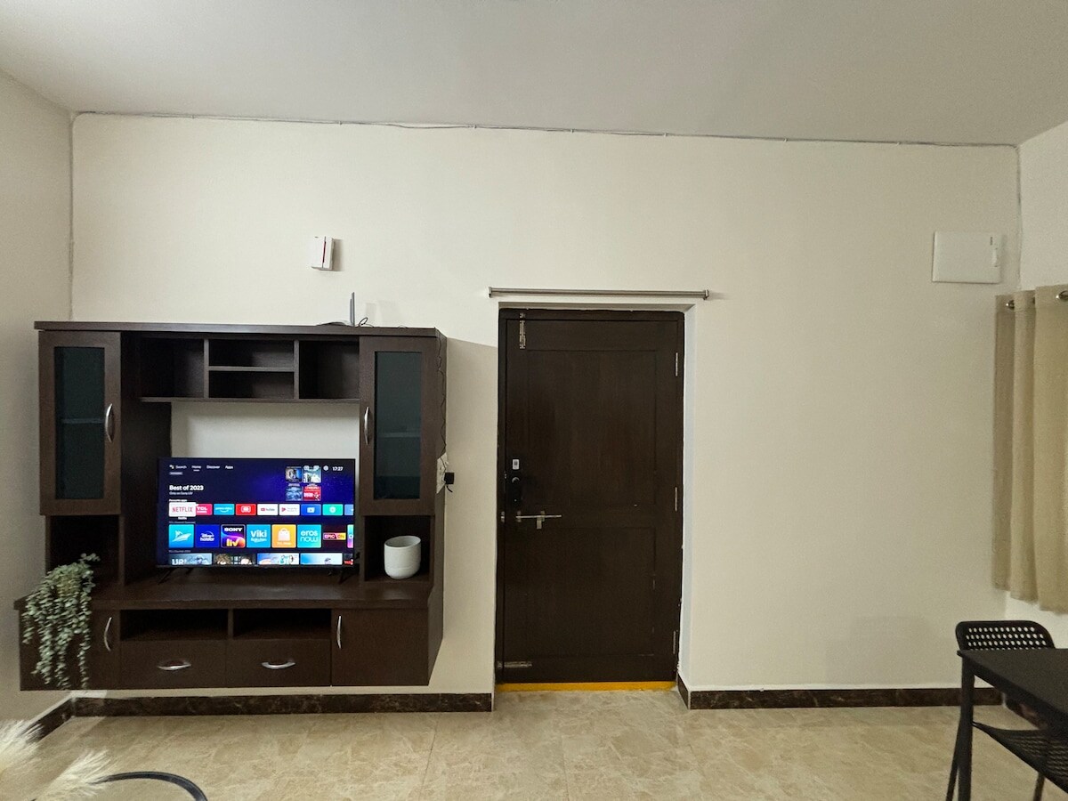Urban Living 2 Spacious 1BHK Gachibowli ISB - Tap to explore photos