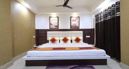 Hotel Rashmi Room Type - Deluxe Room