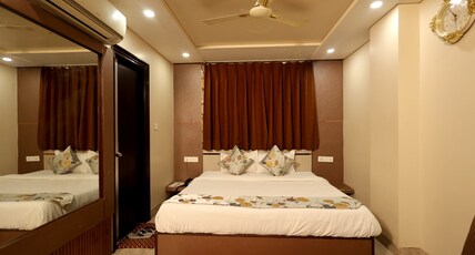 Hotel Jinendra Palace Room Type - Superior Double Room