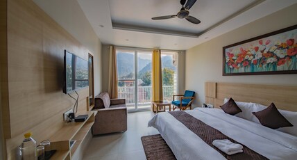 Punyah Residency Room Type - Premium Room With Balcony