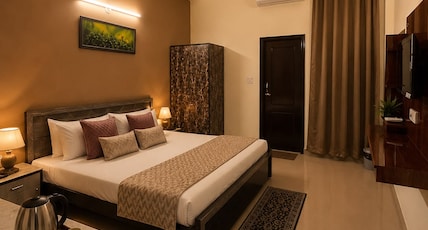 HOTEL LOTUS INN Room Type - Luxury rooms
