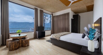 The Chalet Homestay Room Type - 1bhk with balcony view