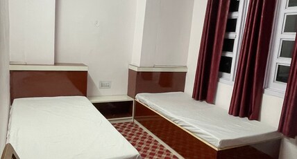 Winterfell- Adventure & Ski Retreat Room Type - Cross Country ( Twin Beds)