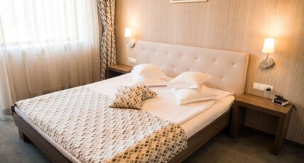 Best Western Silva Hotel Room Type - Suite-1 Queen Bed, Non-Smoking, Deluxe Room, Sofabed, Cable Tv, Wi-Fi, Mini Bar, Full Breakfast Best Western Silva Hotel Room Type - Suite-1 Queen Bed, Non-Smoking, Deluxe Room, Sofabed, Cable Tv, Wi-Fi, Mini Bar, Full Breakfast