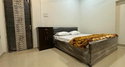 Madhuri Guest House Room Type - Double bedroom with private bathroom