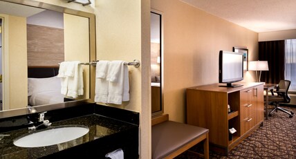 Holiday Inn Hotel & Suites WARREN Room Type - 2 Double Standard Mobility Accessible Roll In Shower