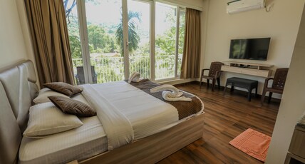 Thavika SIlverwoods Residence Yelagiri Room Type - Oakwood with Balcony