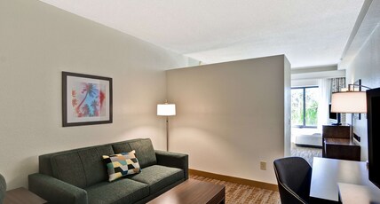 Hampton Inn & Suites by Hilton Boynton Beach Room Type - KING SUITE NONSMOKING