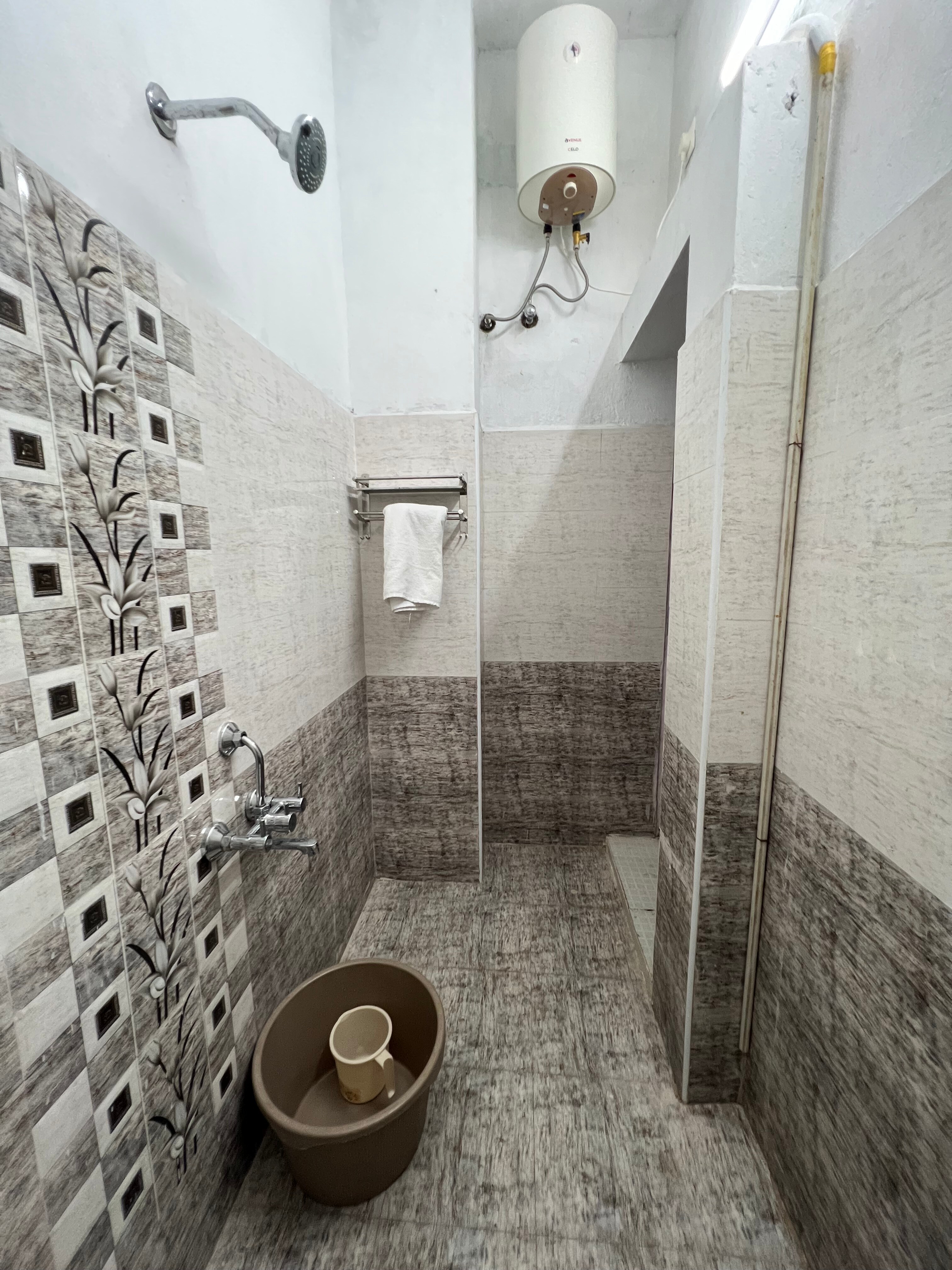SG HomeStay - Tap to explore photos