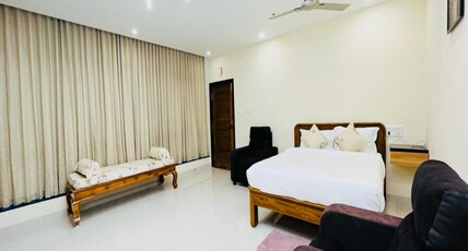 Hotel Gokulam Grand Room Type - Elite Room