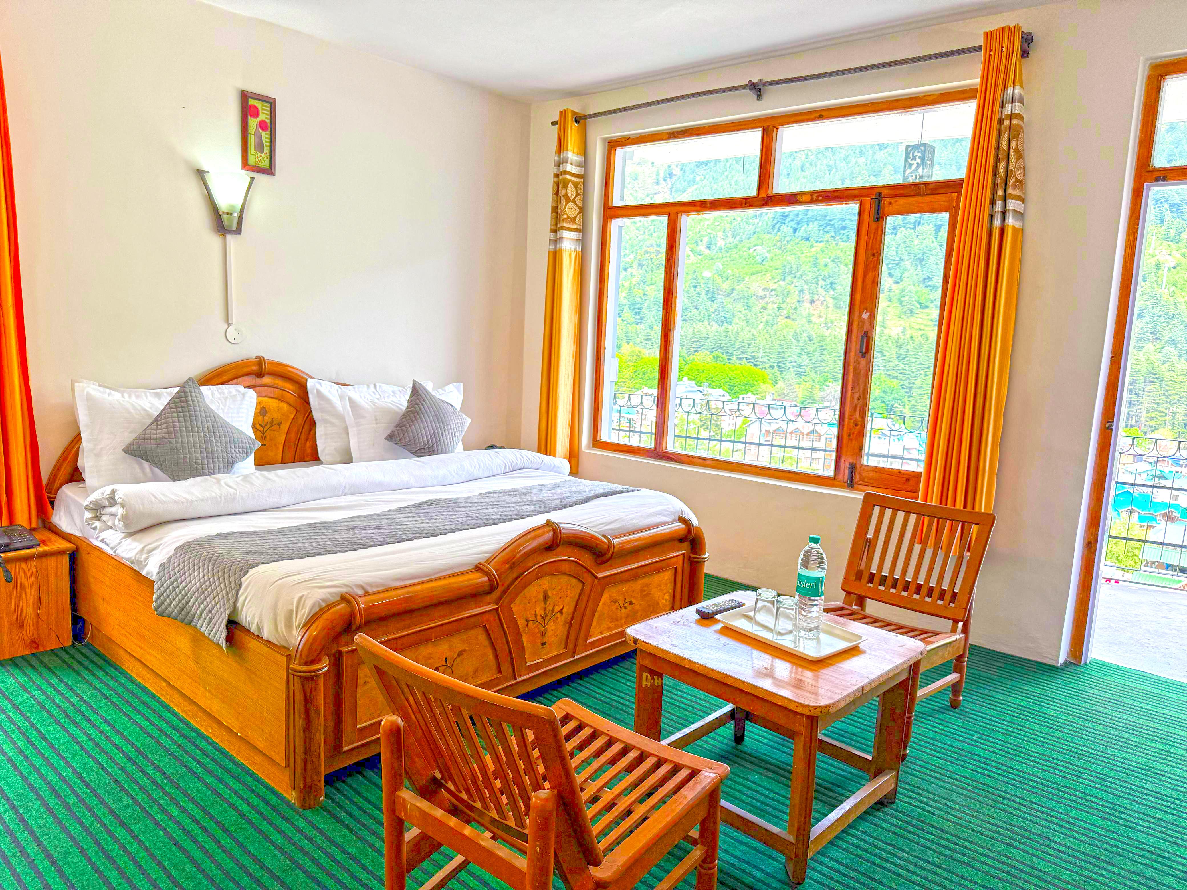 Hotel Alpine Near Mall Road Manali - Tap to explore photos