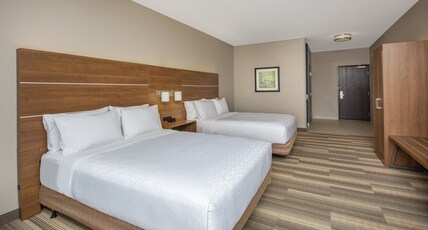  Holiday Inn Express & Suites Surprise, an IHG Hotel Room Type - 2 Queen Standard Comm Mobil Access Tub