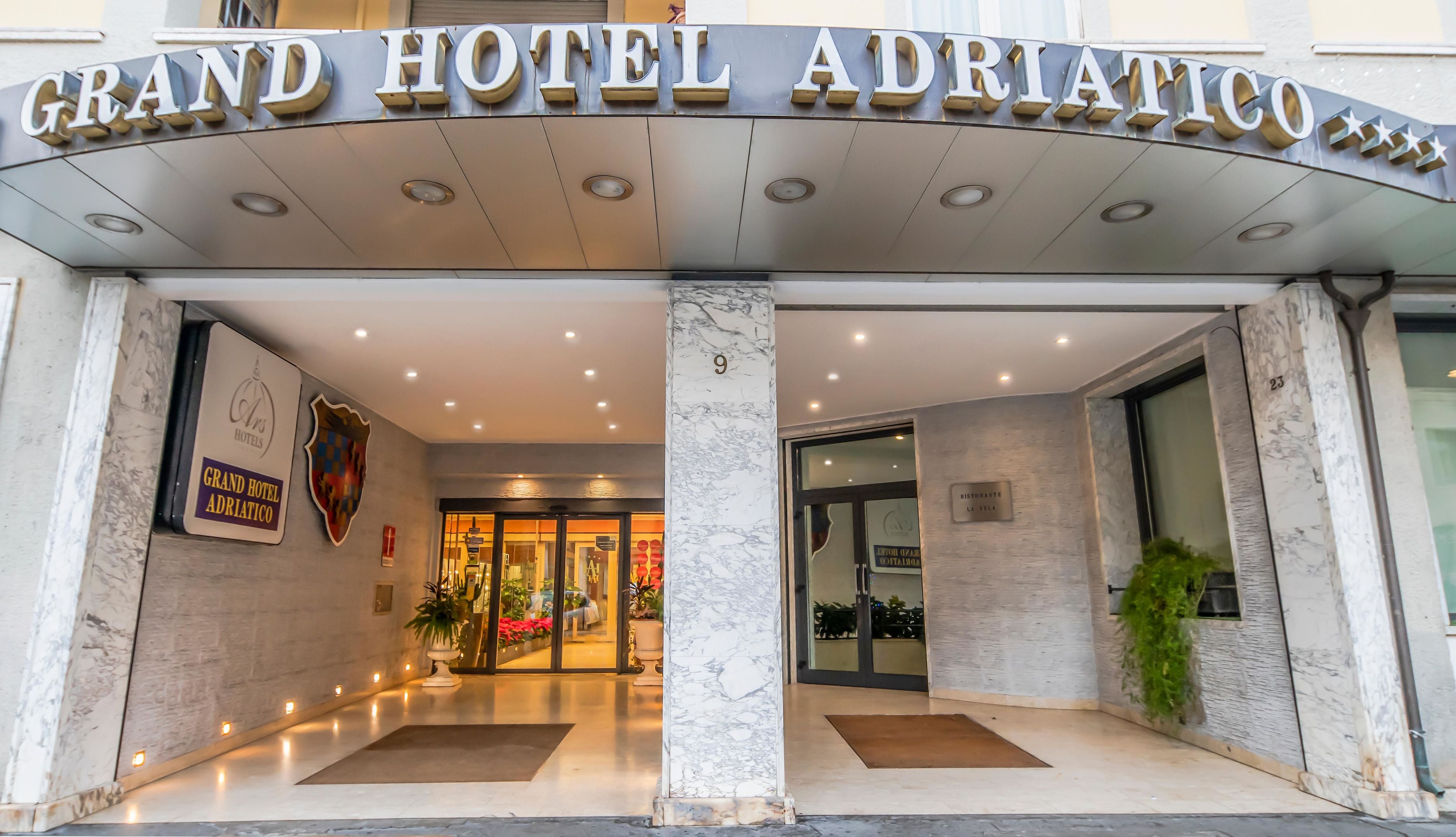 Grand Hotel Adriatico - Tap to explore photos