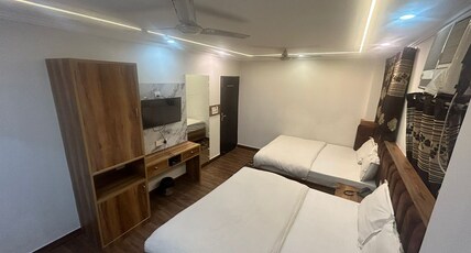 Hotel Istay Room Type - Four Bed Family Room with Balcony