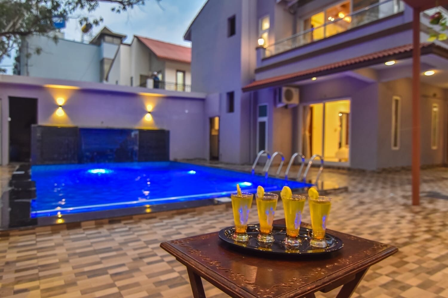 Lonavilla Stay | Luxurious 4BHK Villa With Pool - Tap to explore photos