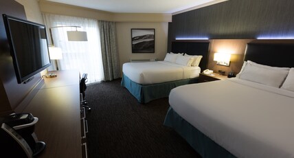 Holiday Inn Express EDMONTON DOWNTOWN Room Type - Standard Room, 2 Queen Beds Holiday Inn Express EDMONTON DOWNTOWN Room Type - Standard Room, 2 Queen Beds