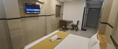 SHRI LODGING