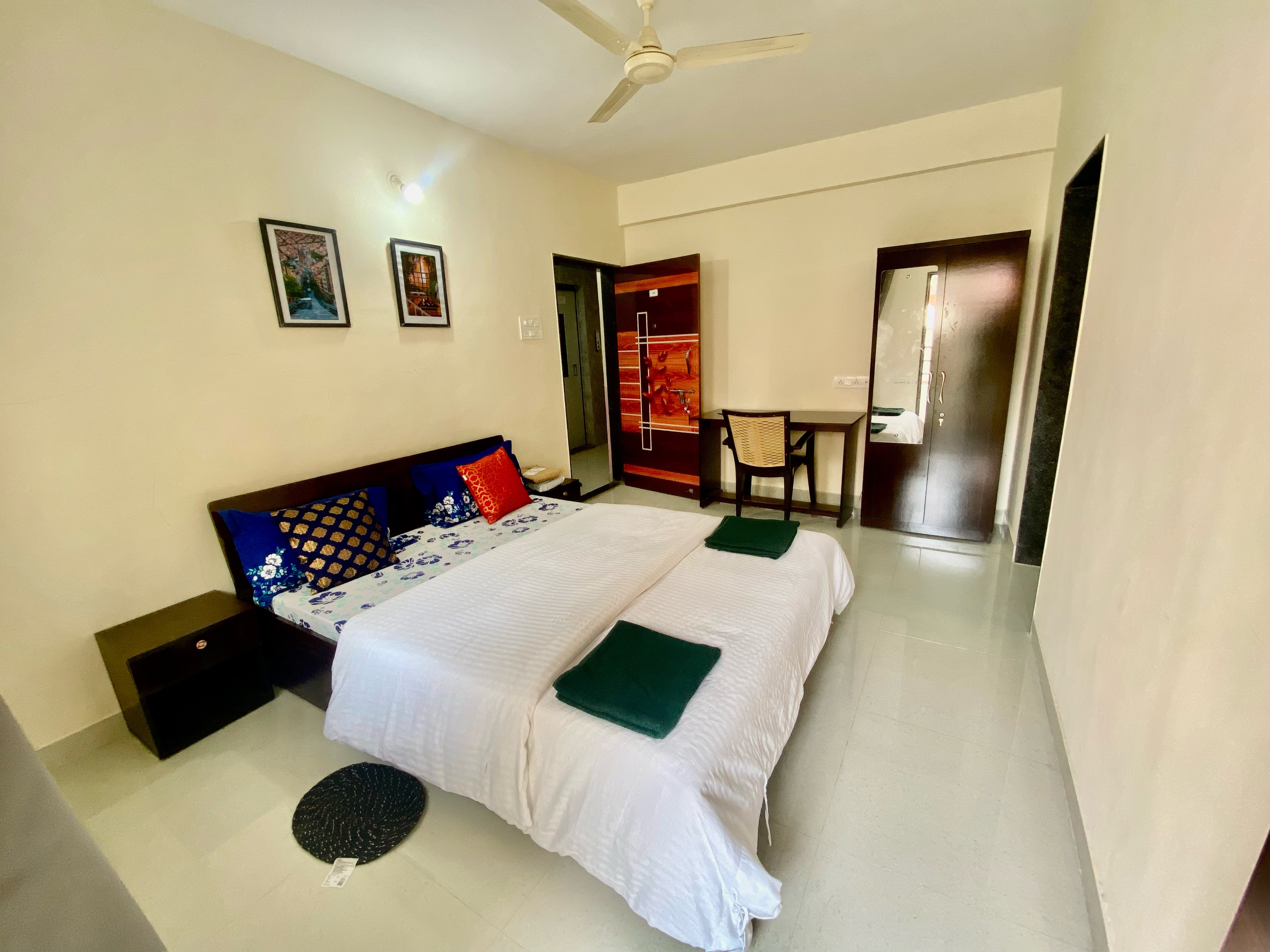 1 BHK Apartment with Free Wi Fi - Tap to explore photos