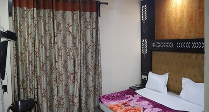 Ajay Guest House Room Type - Deluxe Room With AC Complimentary Wifi