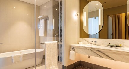 Embassy Suites by Hilton Doha Old Town Room Type - 1 KING ONE BDRM SUP STE NS