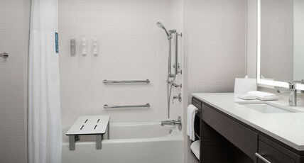 Home2 Suites by Hilton Orlando Southeast Nona Room Type - 1KG ACC TUB STUDIO SUITE