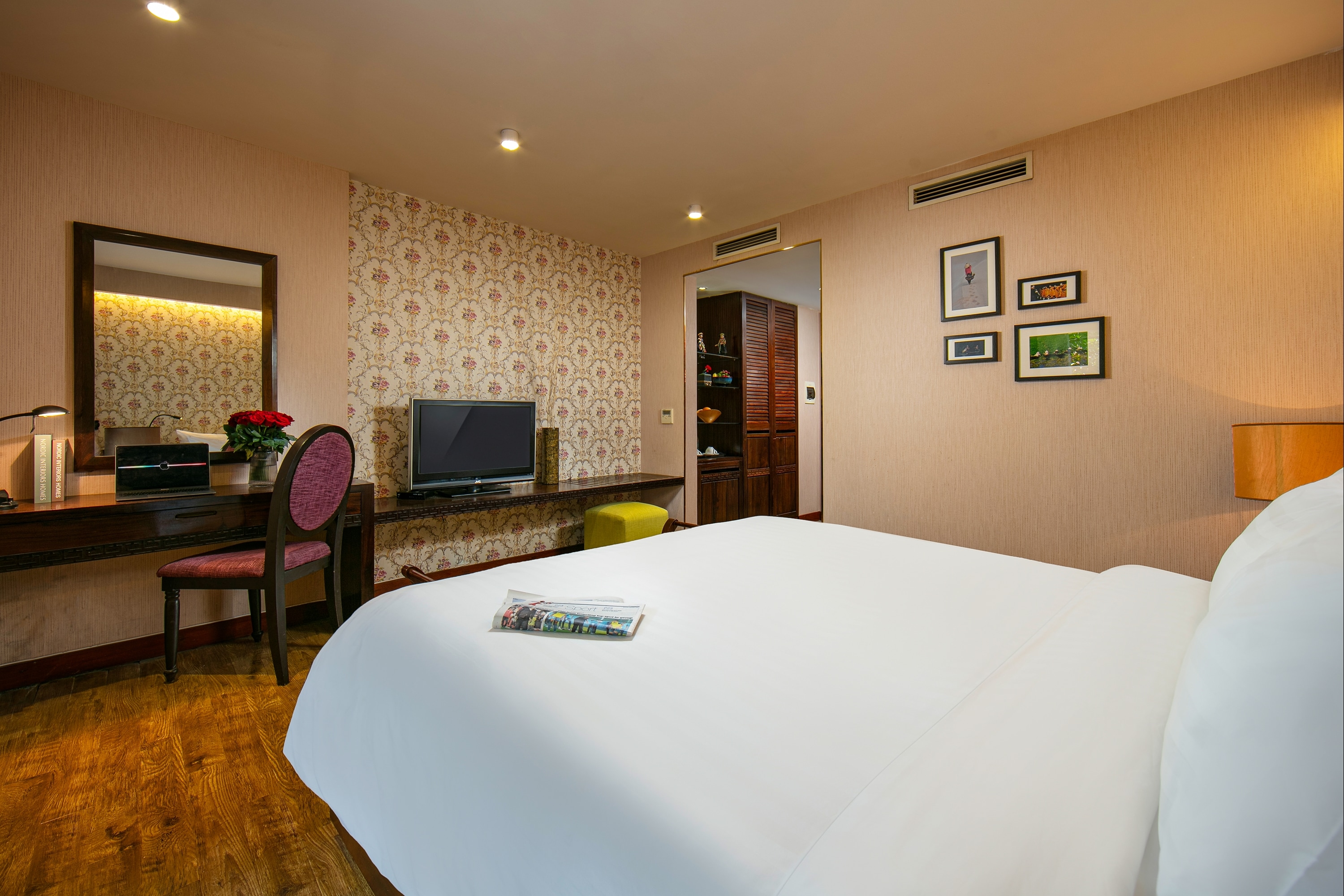 Oriental Suite Hotel & Spa - Tap to explore photos