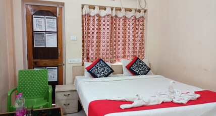 Hotel Bay Inn Room Type - Deluxe Ac Room