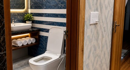 Hotel Kaushal Room Type - Superior King Room