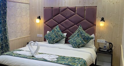 Hotel Jannat (Centrally Heated) Room Type - PREMIUM HEATED ROOMS