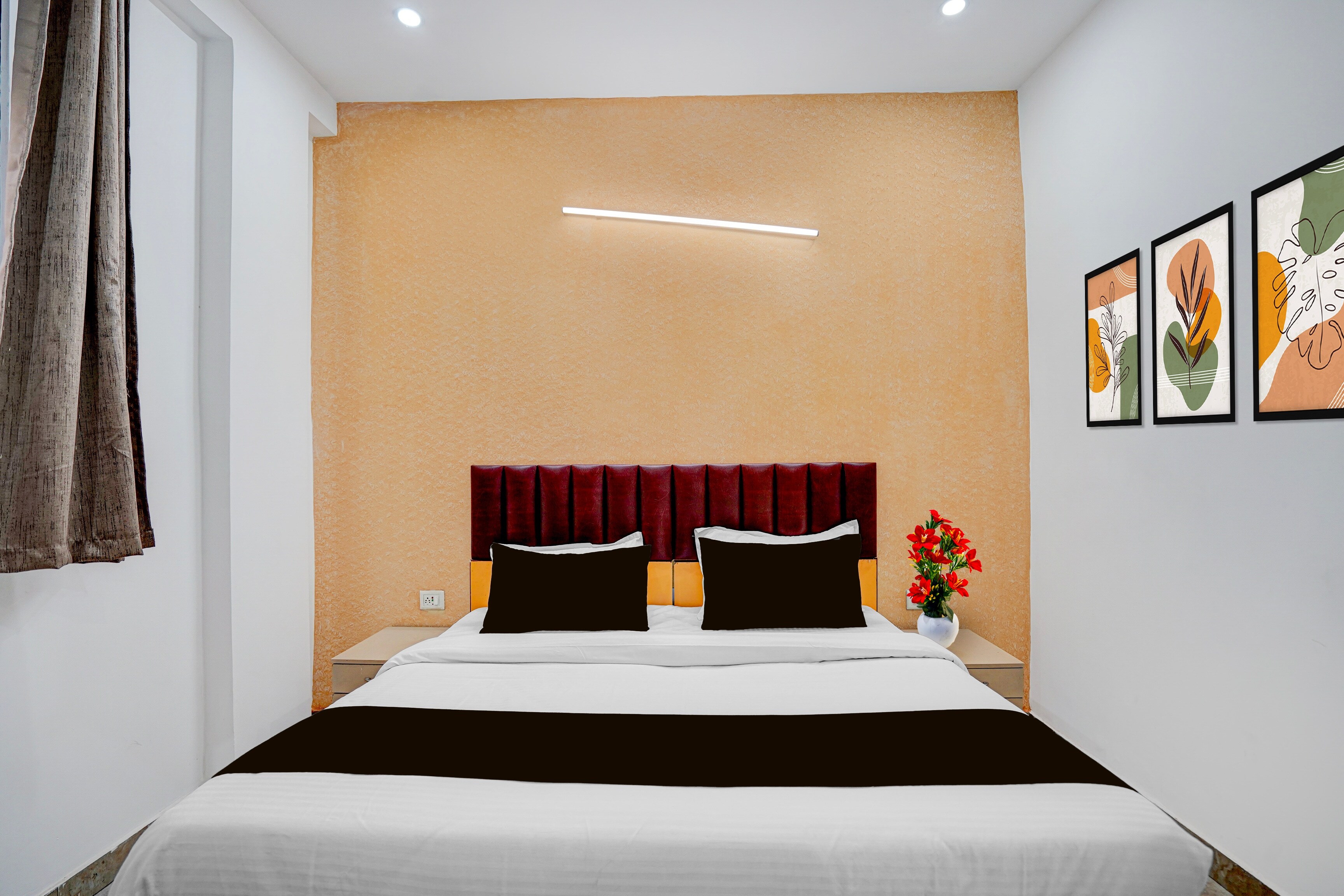 Super Townhouse Sector 13 Gurgaon - Tap to explore photos