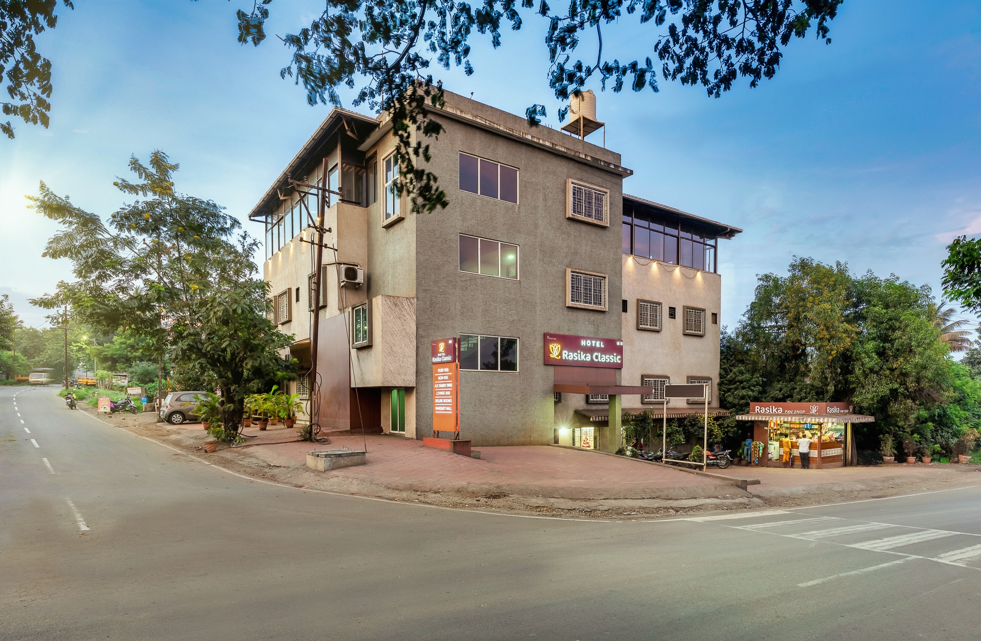 Hotel Rasika Classic - Tap to explore photos