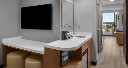 Embassy Suites by Hilton Madison Downtown Room Type - 2QNS 1BDRM STE HR ACC SFBD
