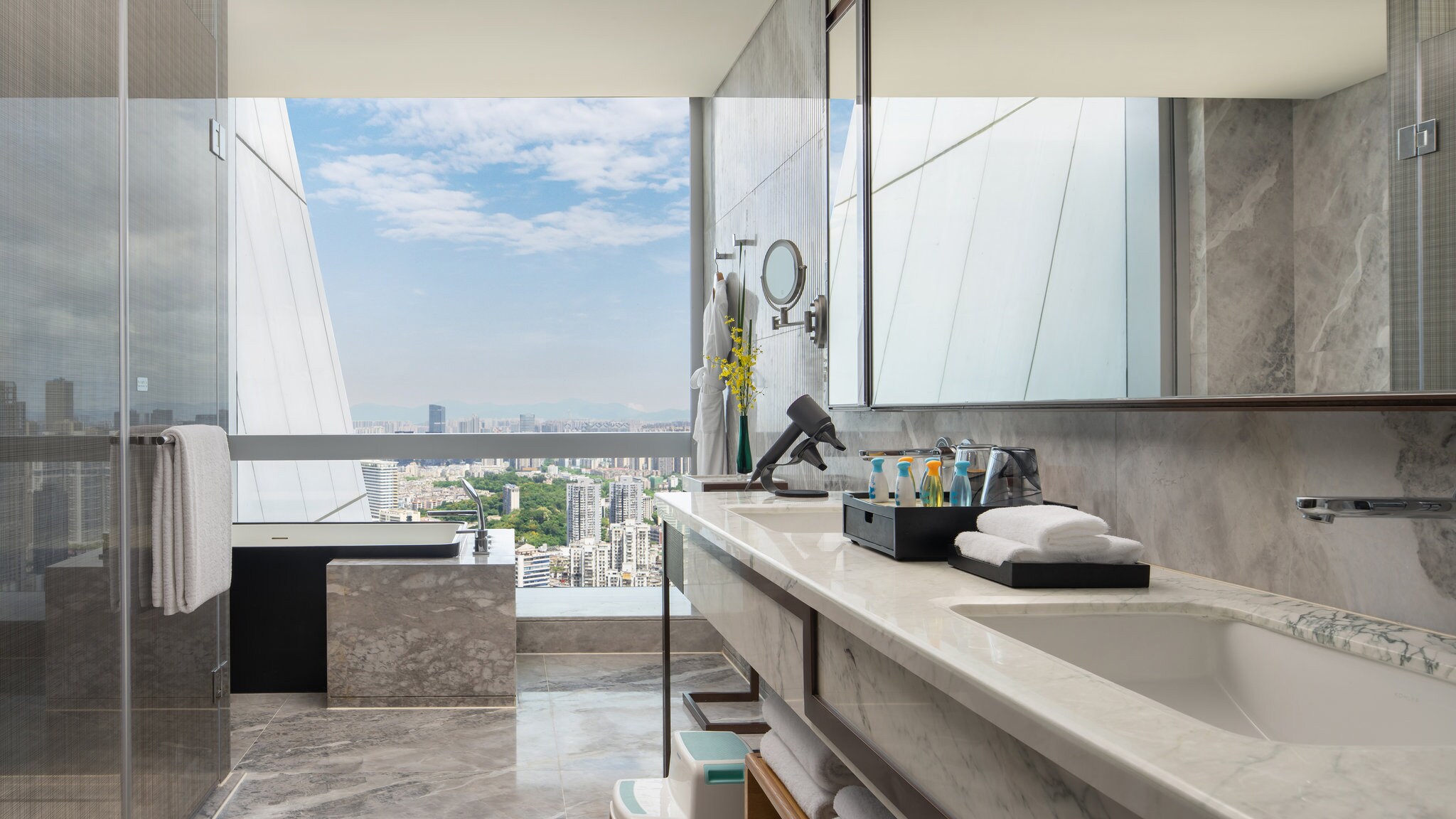INTERCONTINENTAL ZHUHAI, an IHG hotel - Tap to explore photos