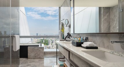 INTERCONTINENTAL ZHUHAI, an IHG hotel Room Type - 1 Bedroom Suite Sea View Kids Theme INTERCONTINENTAL ZHUHAI, an IHG hotel Room Type - 1 Bedroom Suite Sea View Kids Theme