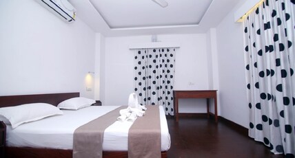 Marari Beach Pearl Homestay Room Type - Upstairs AC Rppm with Private Living Space